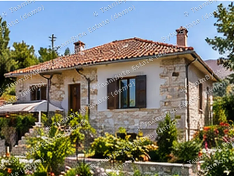 Stone house with garden in Shkodra